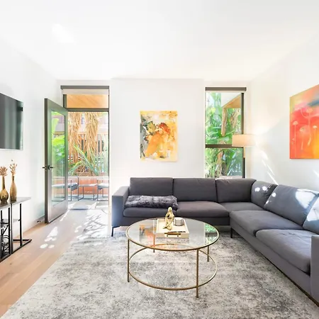 Hollywood 2 Bed Luxury Condo